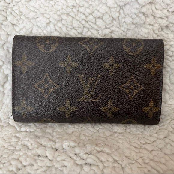 Authentic Louis Vuitton Compact wallet in Monogram - Picture 3 of 12
